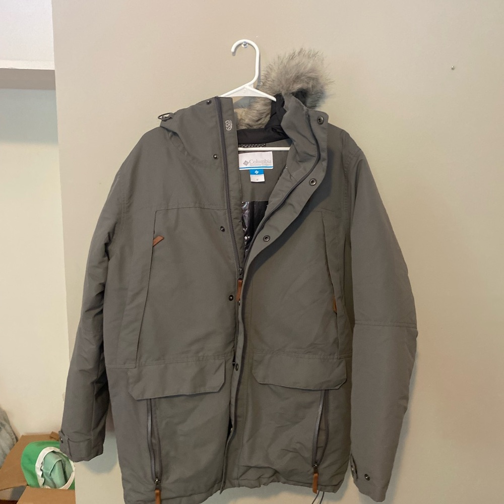 Columbia Men's Gray Puffer Jacket with Faux Fur Trim